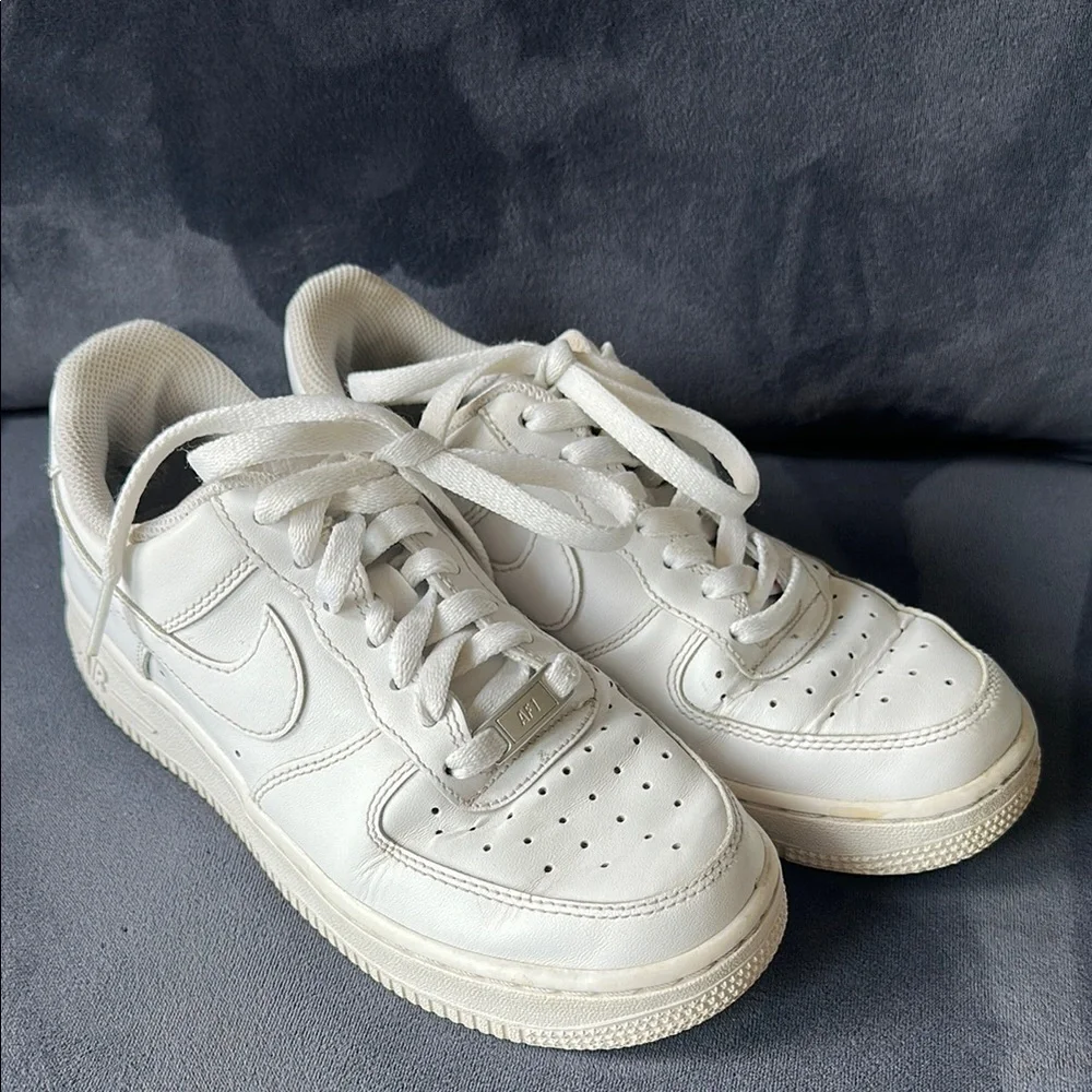 NIKE AIR FORCE 1 Shoes Youth 6.5 Triple White Sneakers
